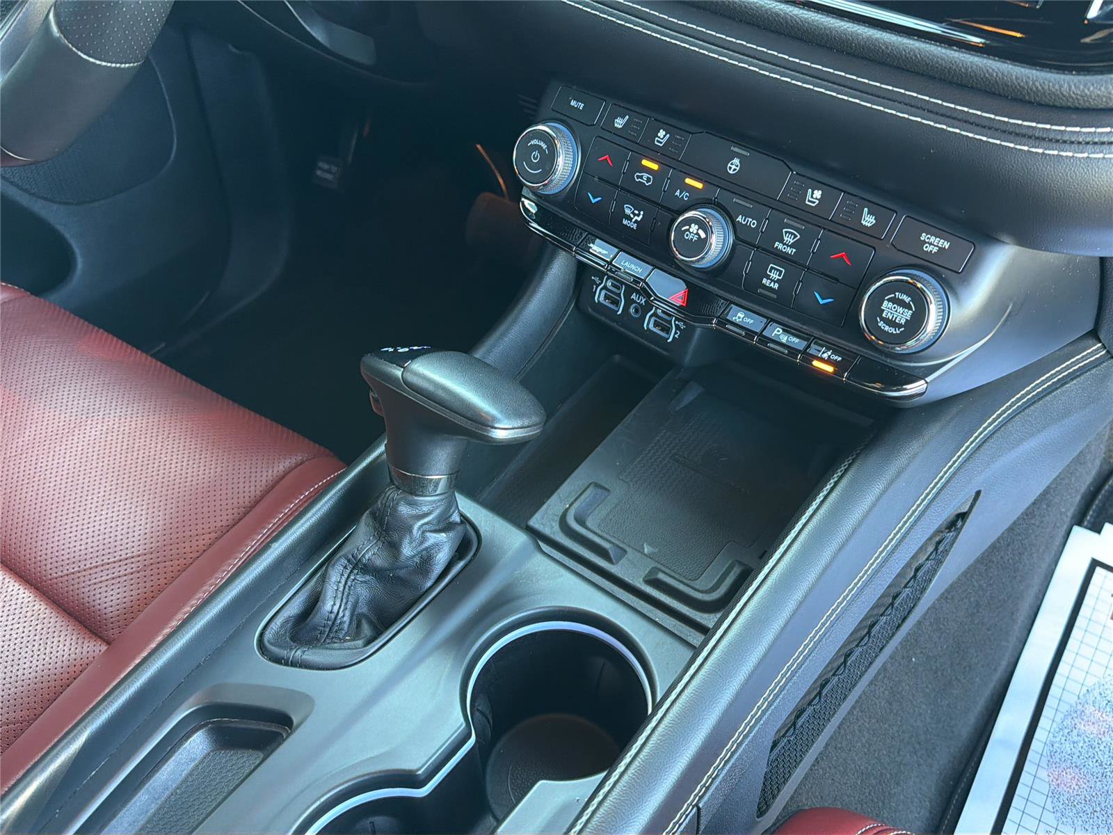 Used 2021 Dodge Durango SRT Hellcat w/ Technology Group AWD/4WD image 19