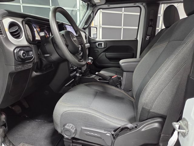 Used 2025 Jeep Wrangler Sport AWD/4WD image 5
