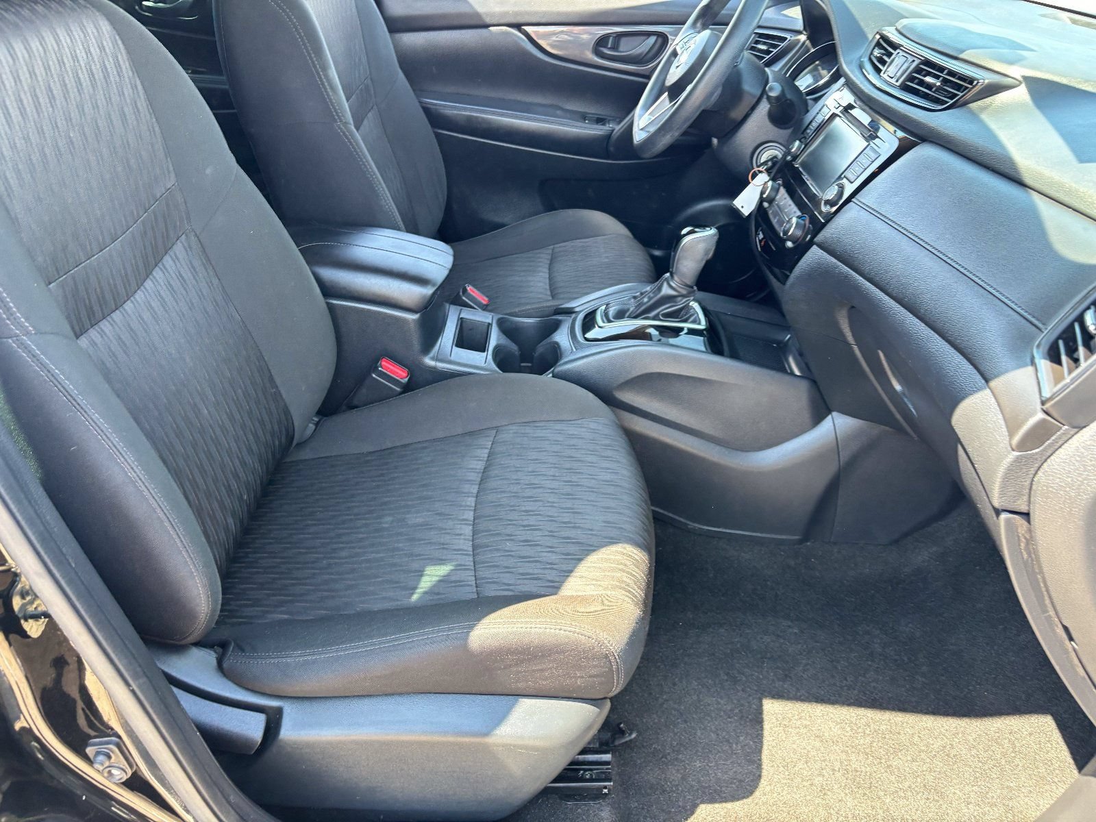 Used 2020 Nissan Rogue S FWD image 11