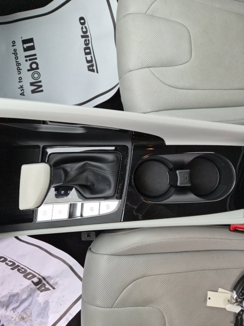 Used 2023 Hyundai Elantra Limited image 23