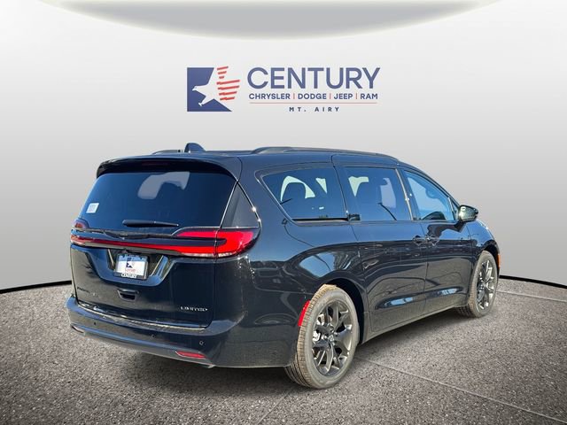 New 2026 Chrysler Pacifica Limited image 2