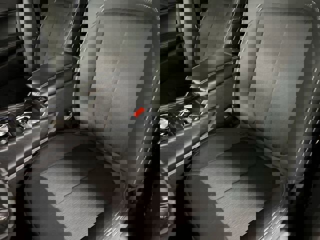 Used 2024 Jeep Grand Cherokee Laredo image 18