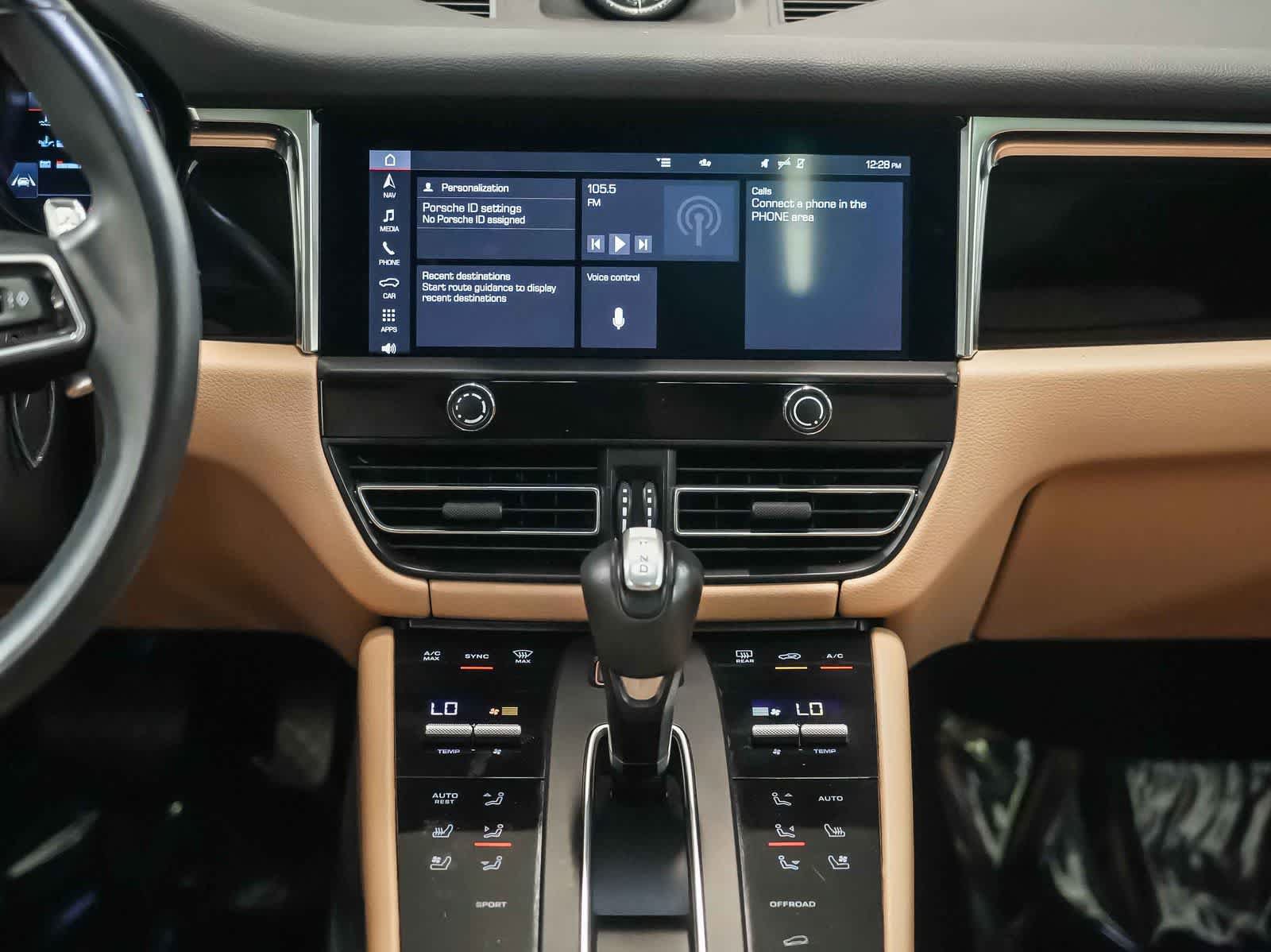 Certified 2023 Porsche Macan AWD/4WD image 12