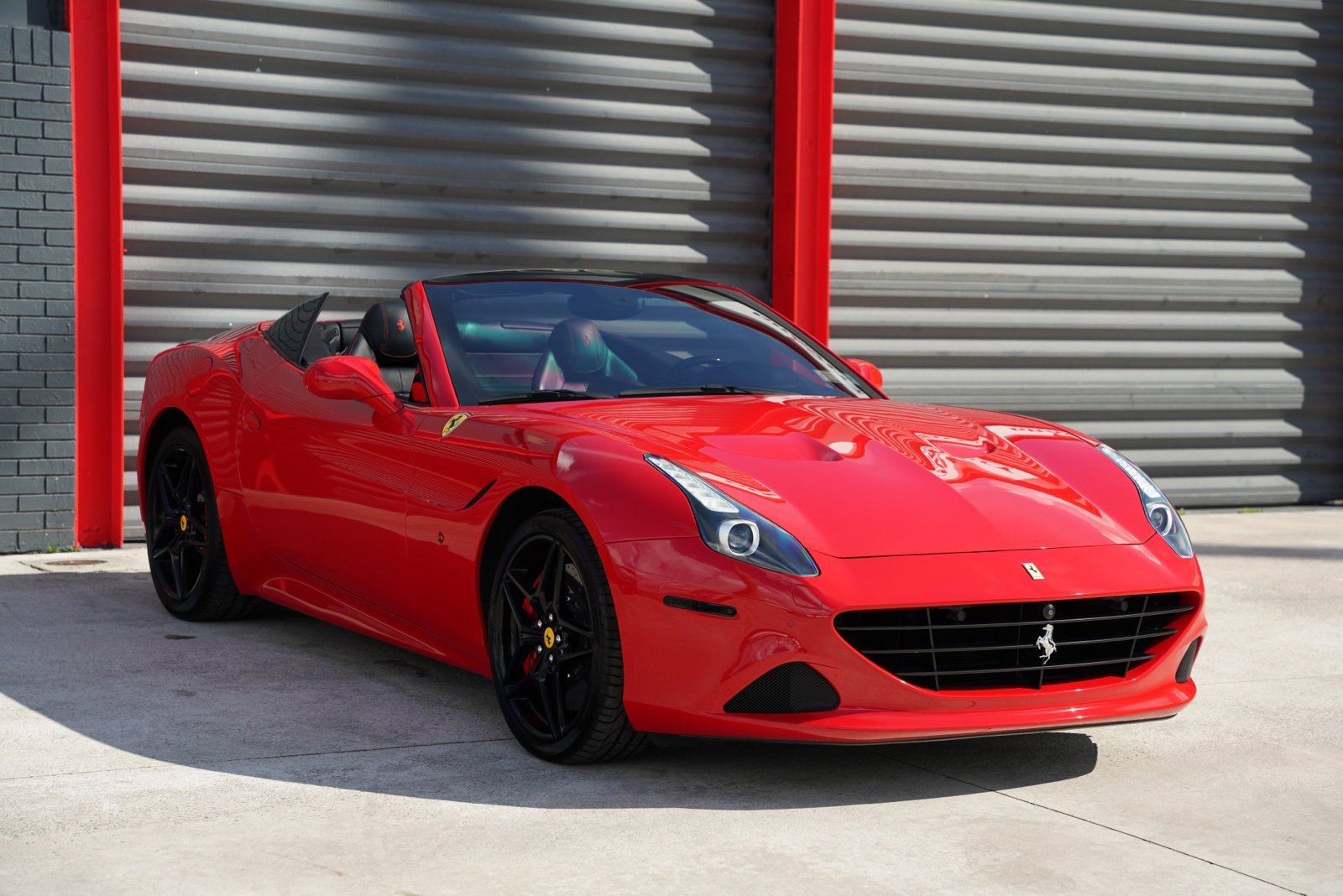 Used 2016 Ferrari California T image 7