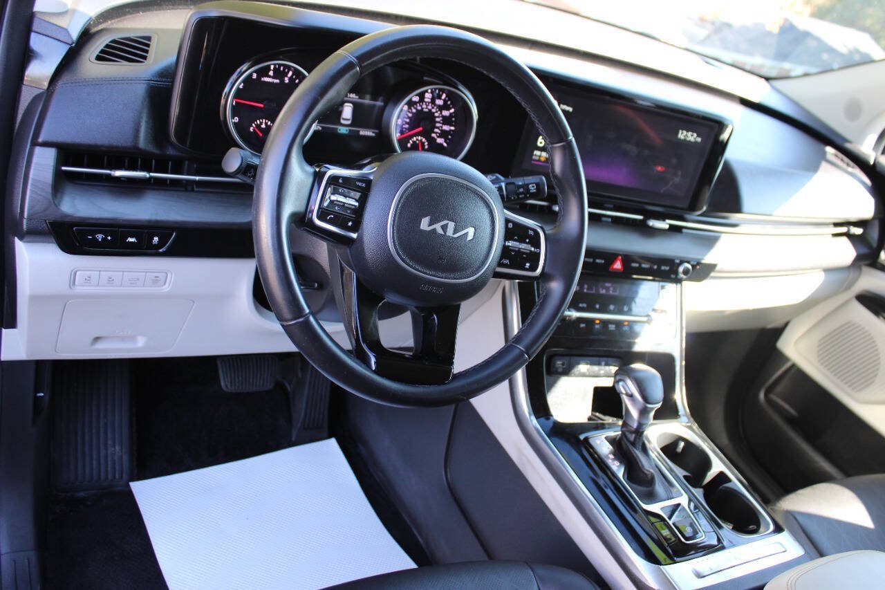 Used 2022 Kia Carnival EX FWD image 9