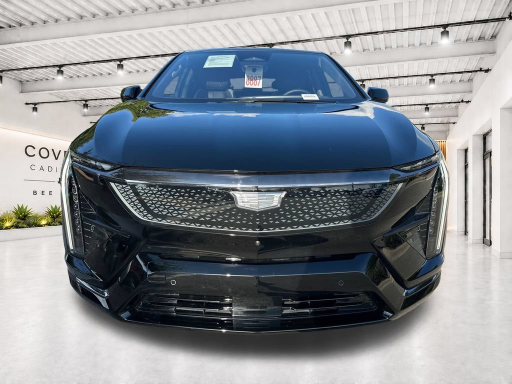 Used 2025 Cadillac Optiq Sport 1 w/ LPO, Floor Liner Package AWD/4WD image 3