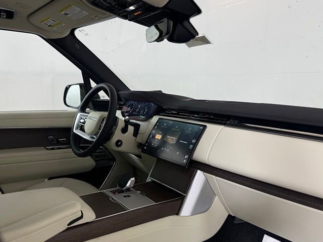 New 2025 Land Rover Range Rover SE image 21