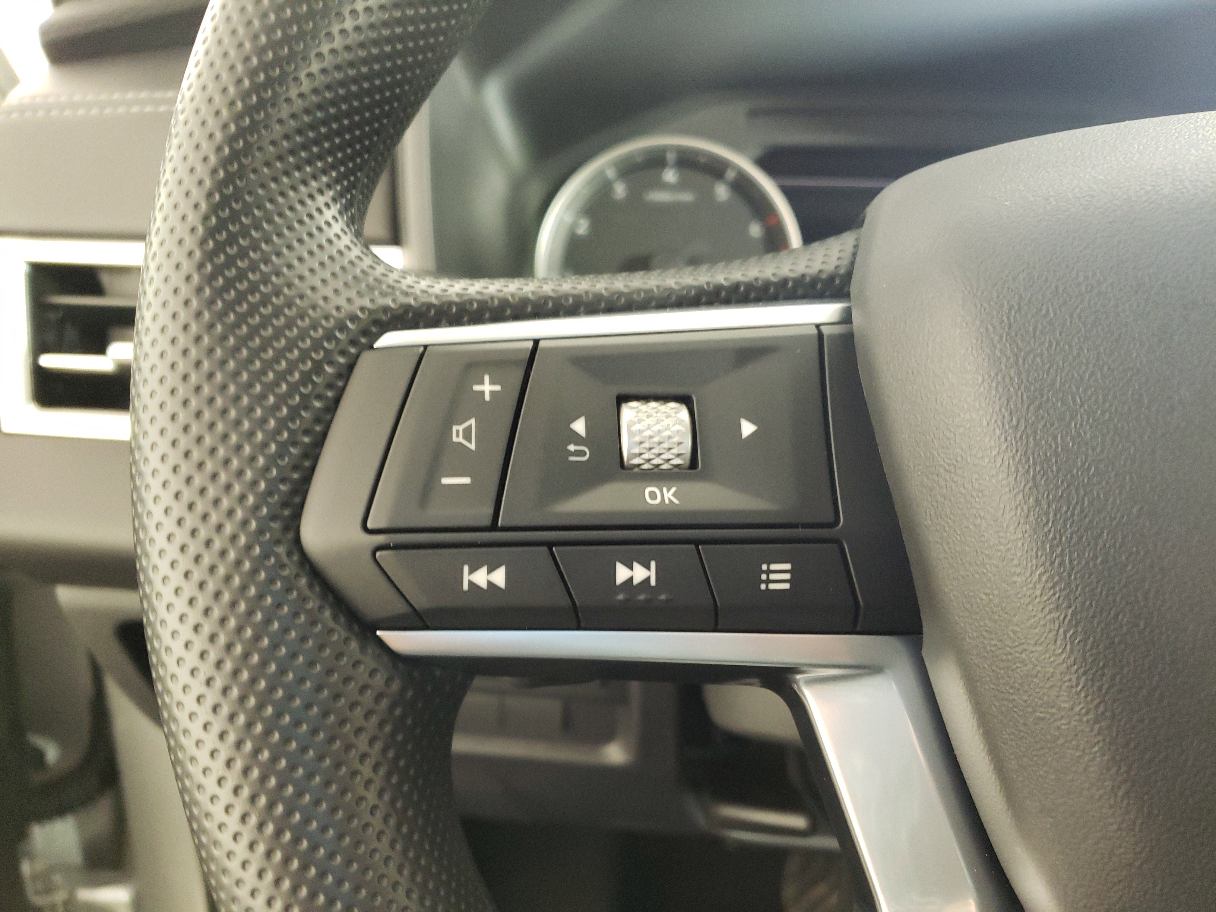 New 2026 Mitsubishi Outlander ES image 18