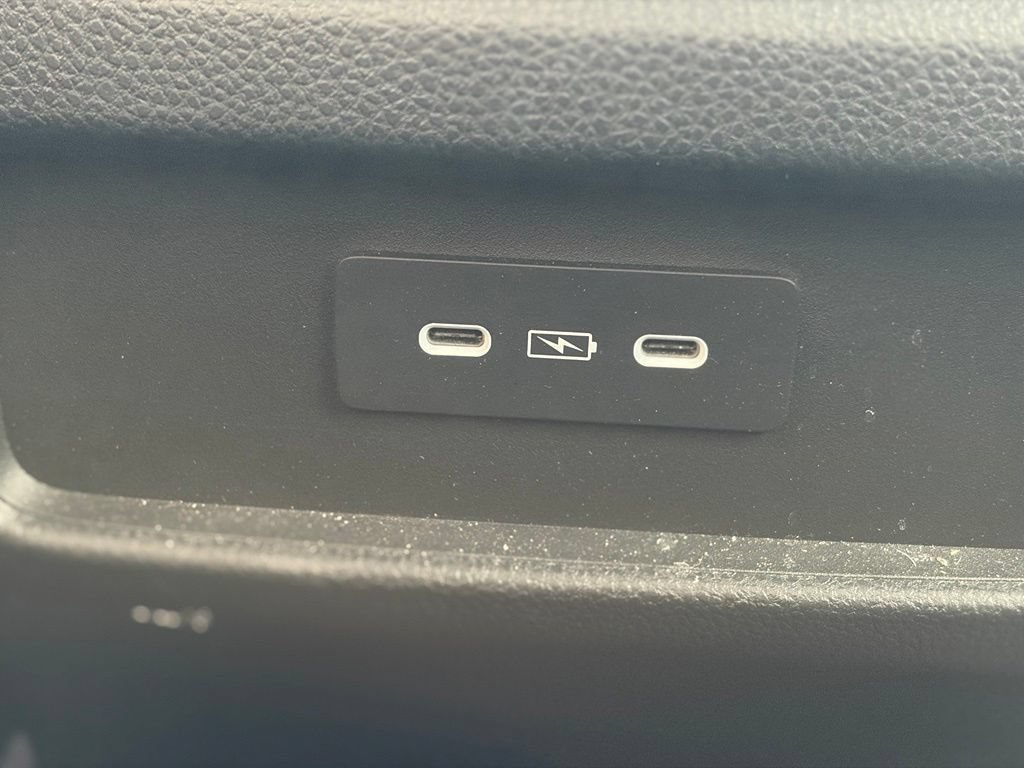 Used 2025 Honda Pilot Sport image 15