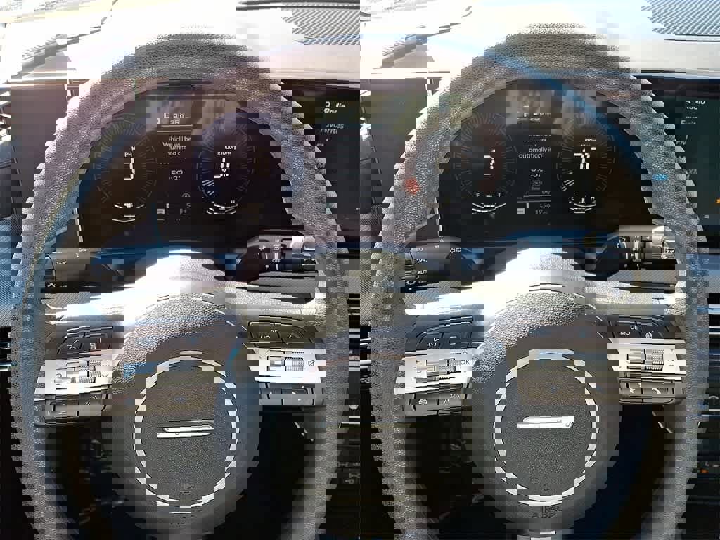 Certified 2025 Hyundai Sonata SE image 15