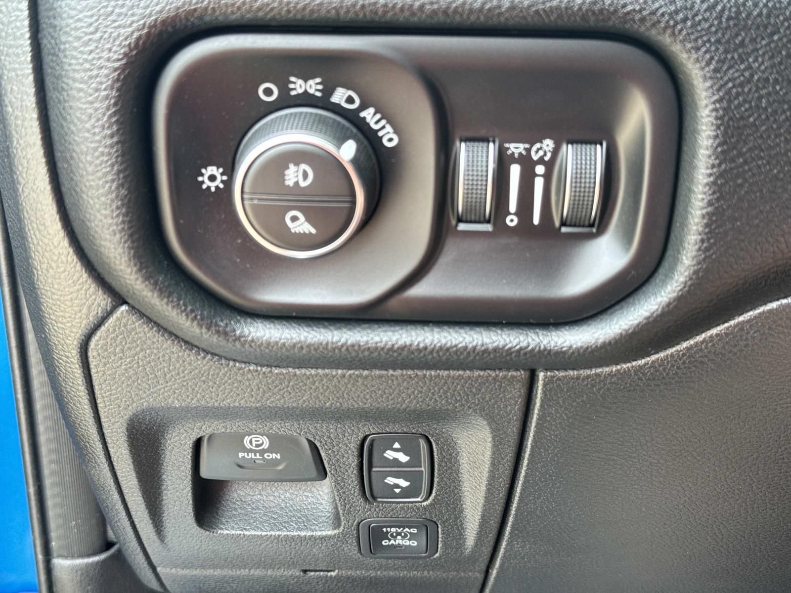 Used 2022 RAM 1500 Laramie AWD/4WD image 21