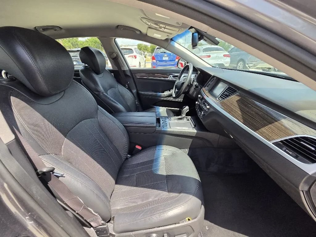 Used 2016 Hyundai Genesis 3.8 RWD image 24