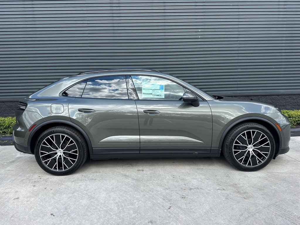 Used 2026 Porsche Macan Electric RWD image 10