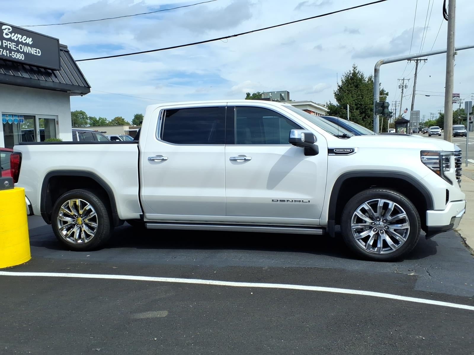 Used 2024 GMC Sierra 1500 Denali w/ Denali Reserve Package AWD/4WD image 4