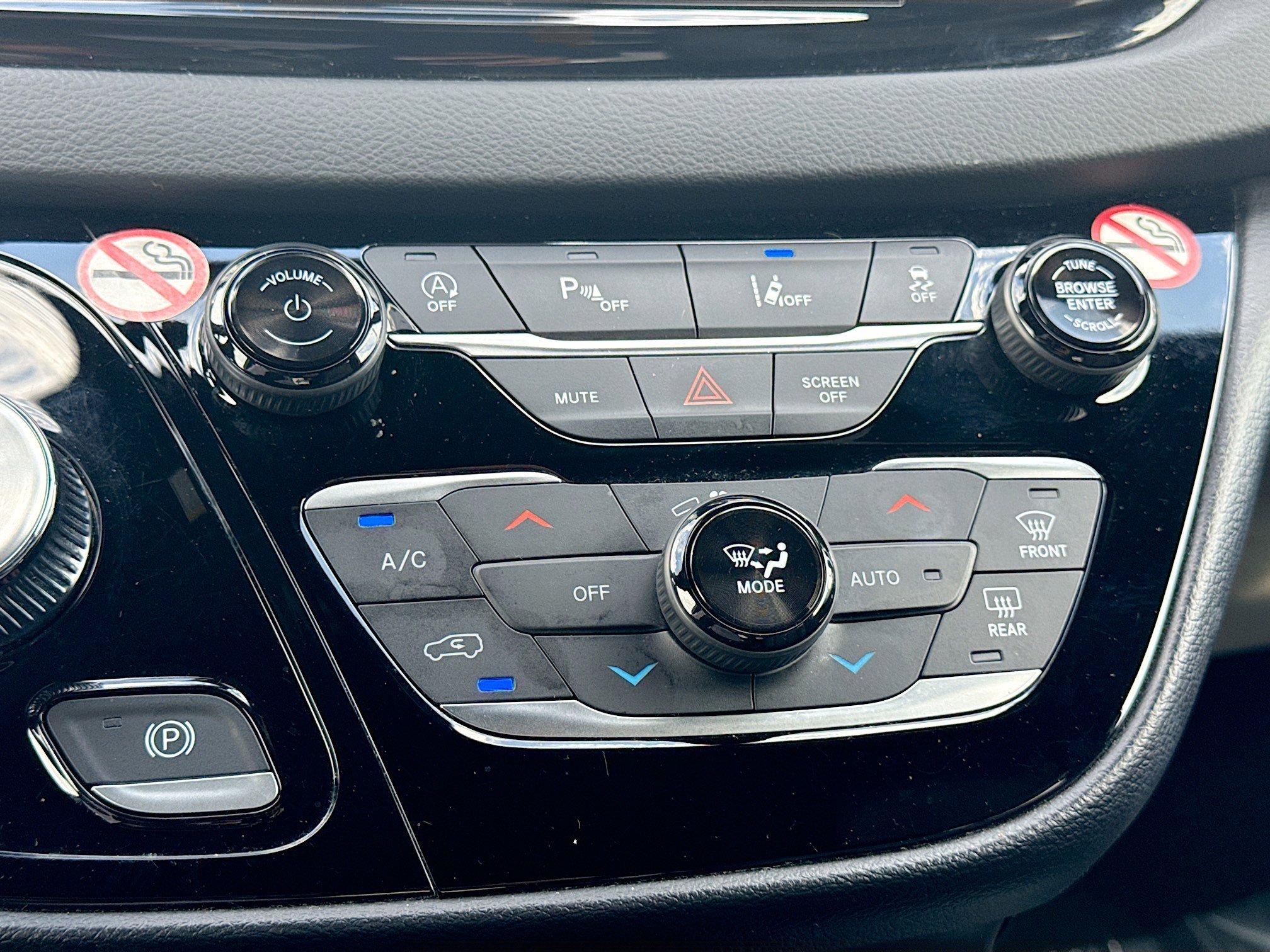 Used 2025 Chrysler Pacifica Select FWD image 31
