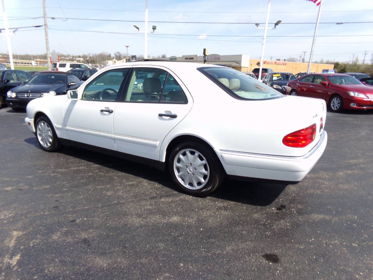Used 1999 Mercedes-Benz E 320 Sedan w/ X2 Opt Pkg image 56
