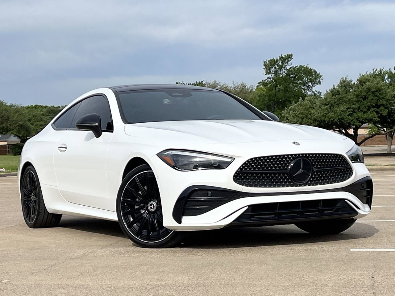 Used 2024 Mercedes-Benz CLE 300 4MATIC Coupe image 2