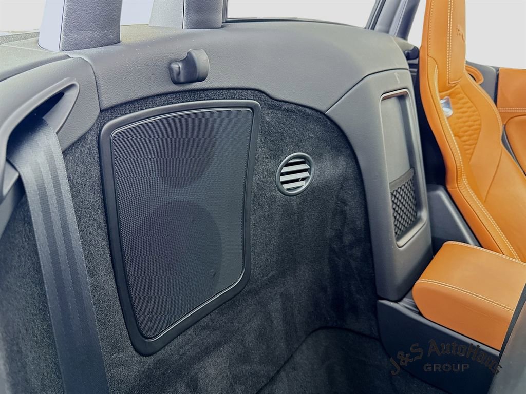 Used 2022 Jaguar F-TYPE R image 35