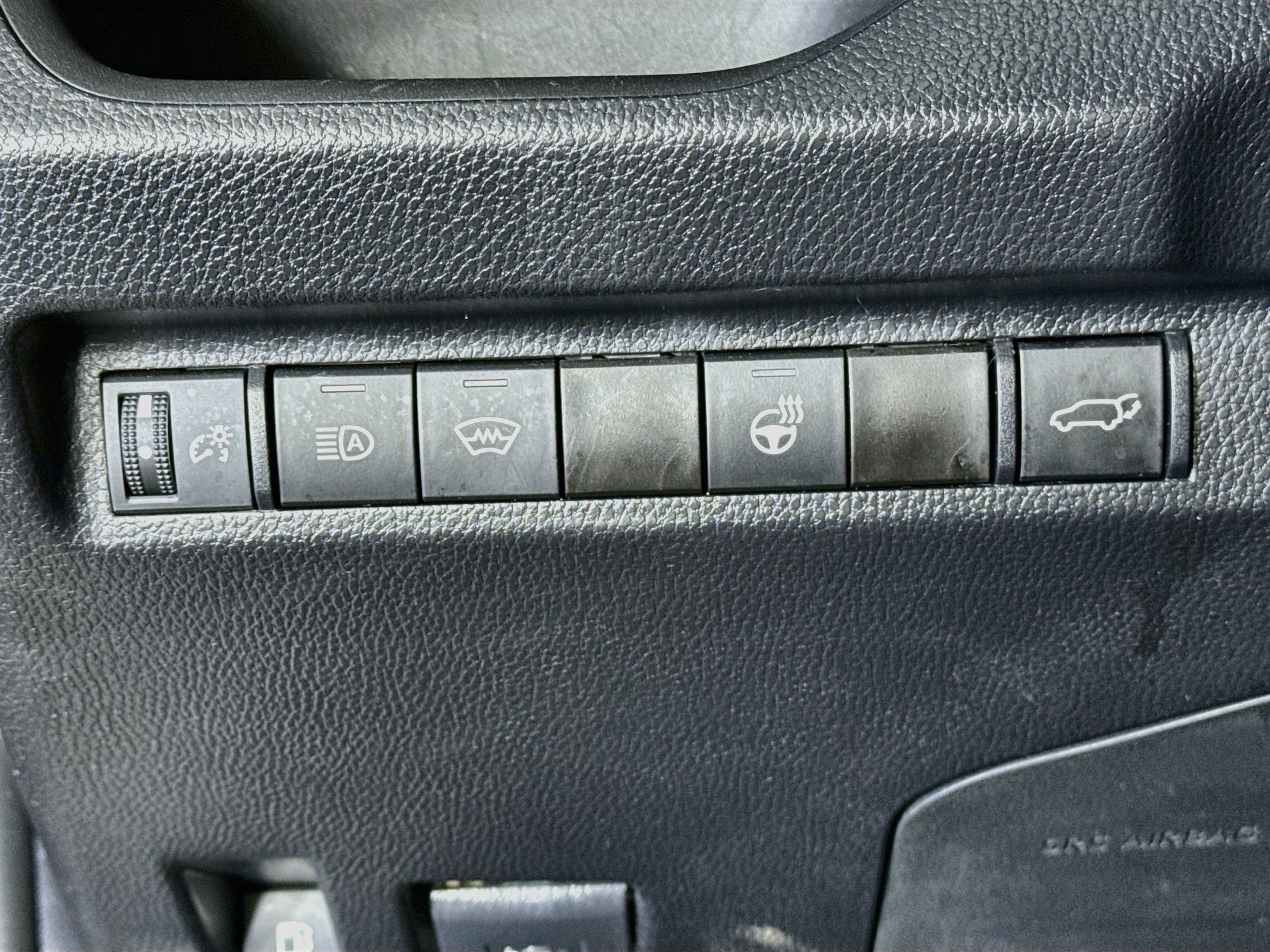 Used 2023 Toyota RAV4 XLE w/ Convenience Package AWD/4WD image 10