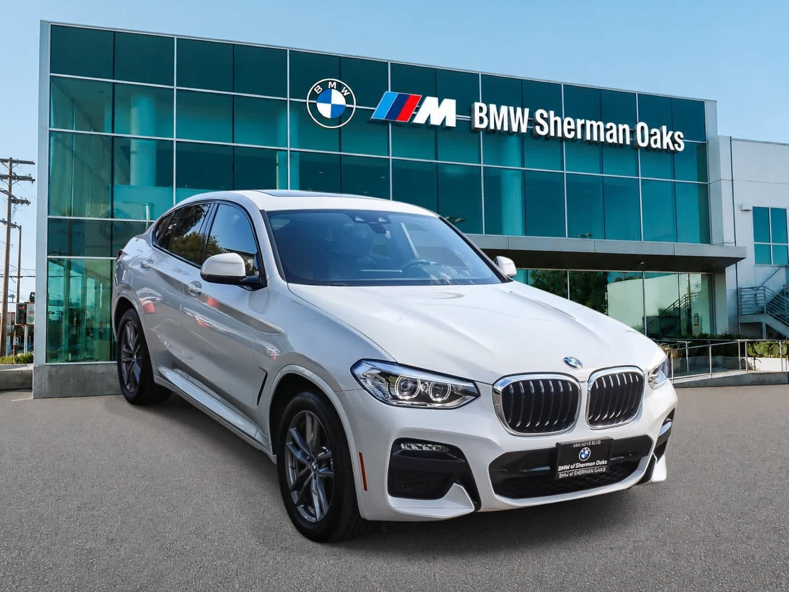 Used 2020 BMW X4 xDrive30i w/ M Sport Package 2 AWD/4WD image 3