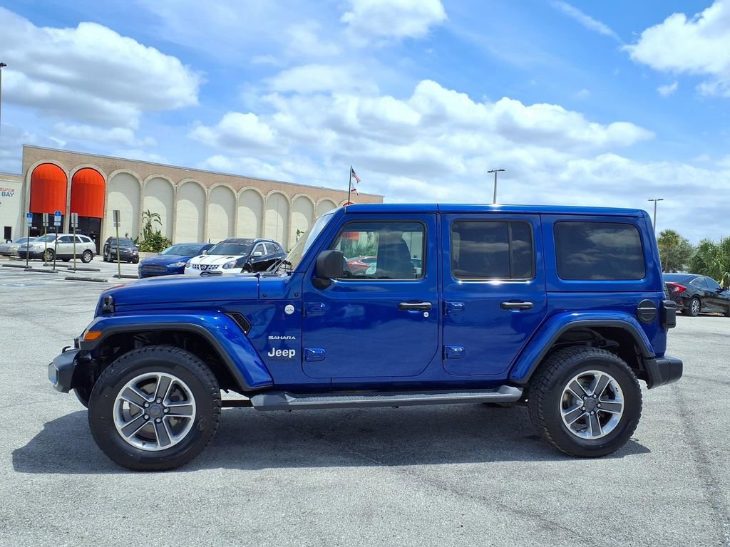 Used 2018 Jeep Wrangler Unlimited Sahara w/ Dual Top Group AWD/4WD image 4