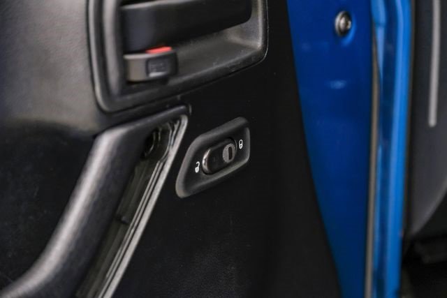 Used 2015 Jeep Wrangler Unlimited Sahara w/ Connectivity Group image 39