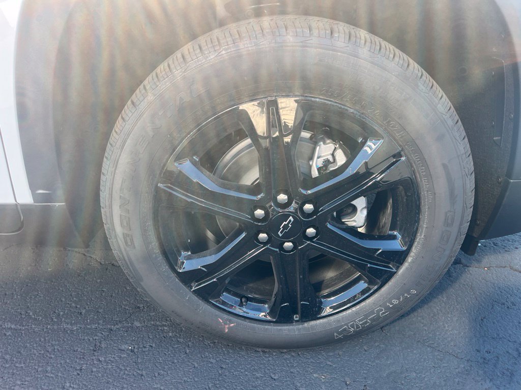 New 2027 Chevrolet Traverse LT w/ Midnight/Sport Edition FWD image 33