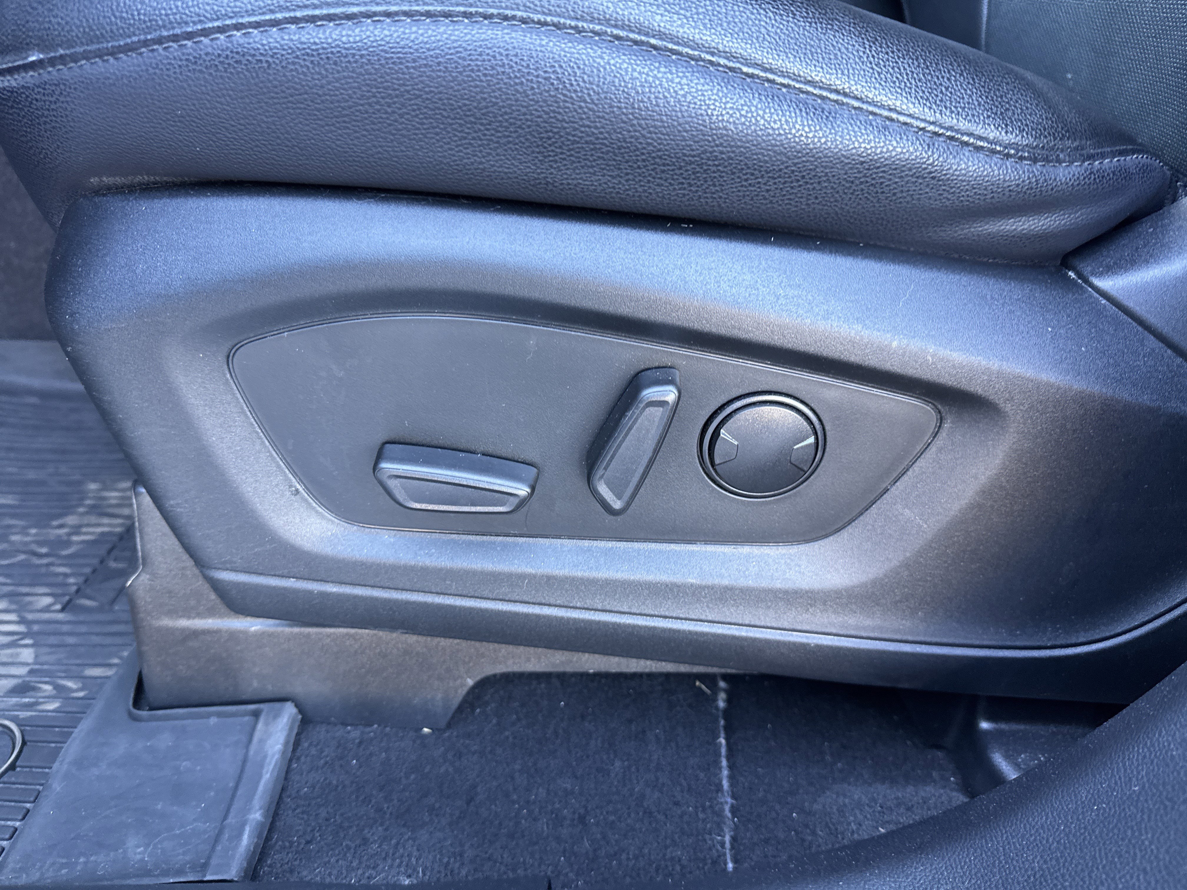 Certified 2022 Ford Explorer Limited AWD/4WD image 23