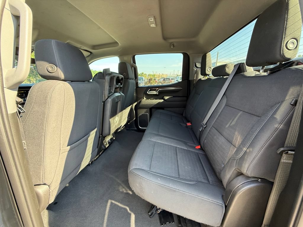 Used 2022 Chevrolet Silverado 1500 LT AWD/4WD image 23