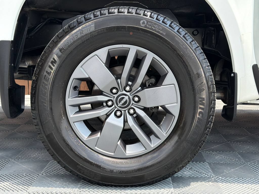 Used 2025 Nissan Frontier SV w/ SV Convenience Package RWD image 20