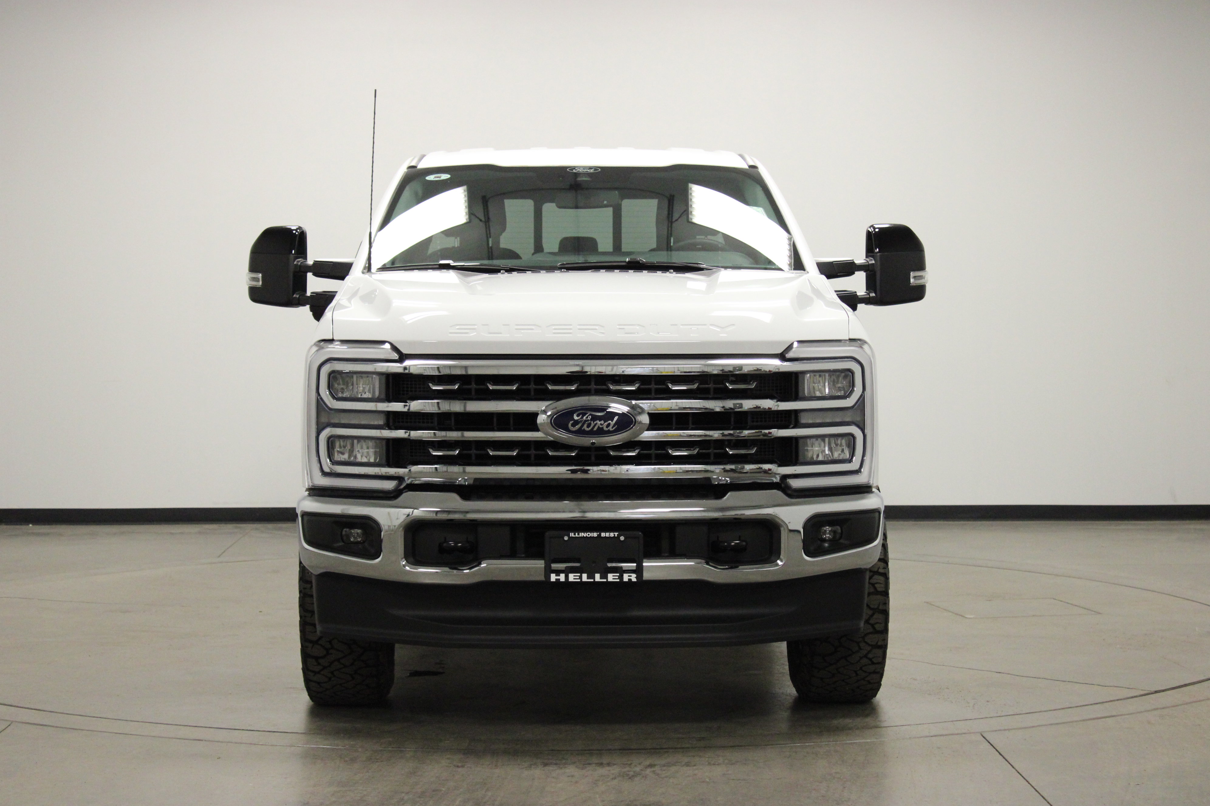 Used 2025 Ford F250 Lariat image 3