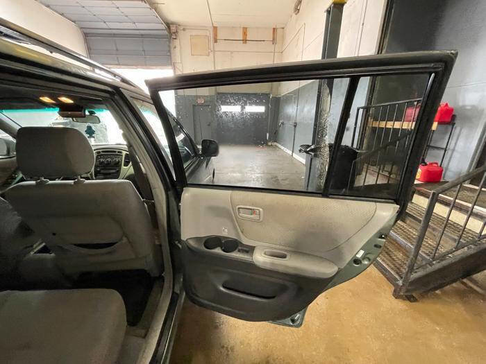 Used 2004 Toyota Highlander 4WD V6 image 27