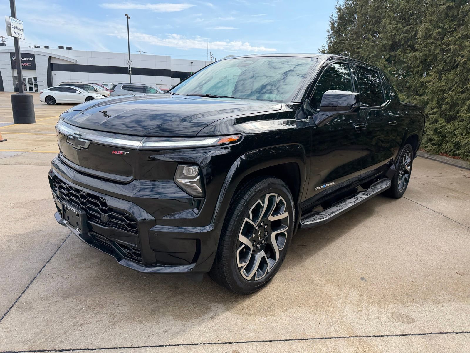 Used 2024 Chevrolet Silverado EV RST image 7