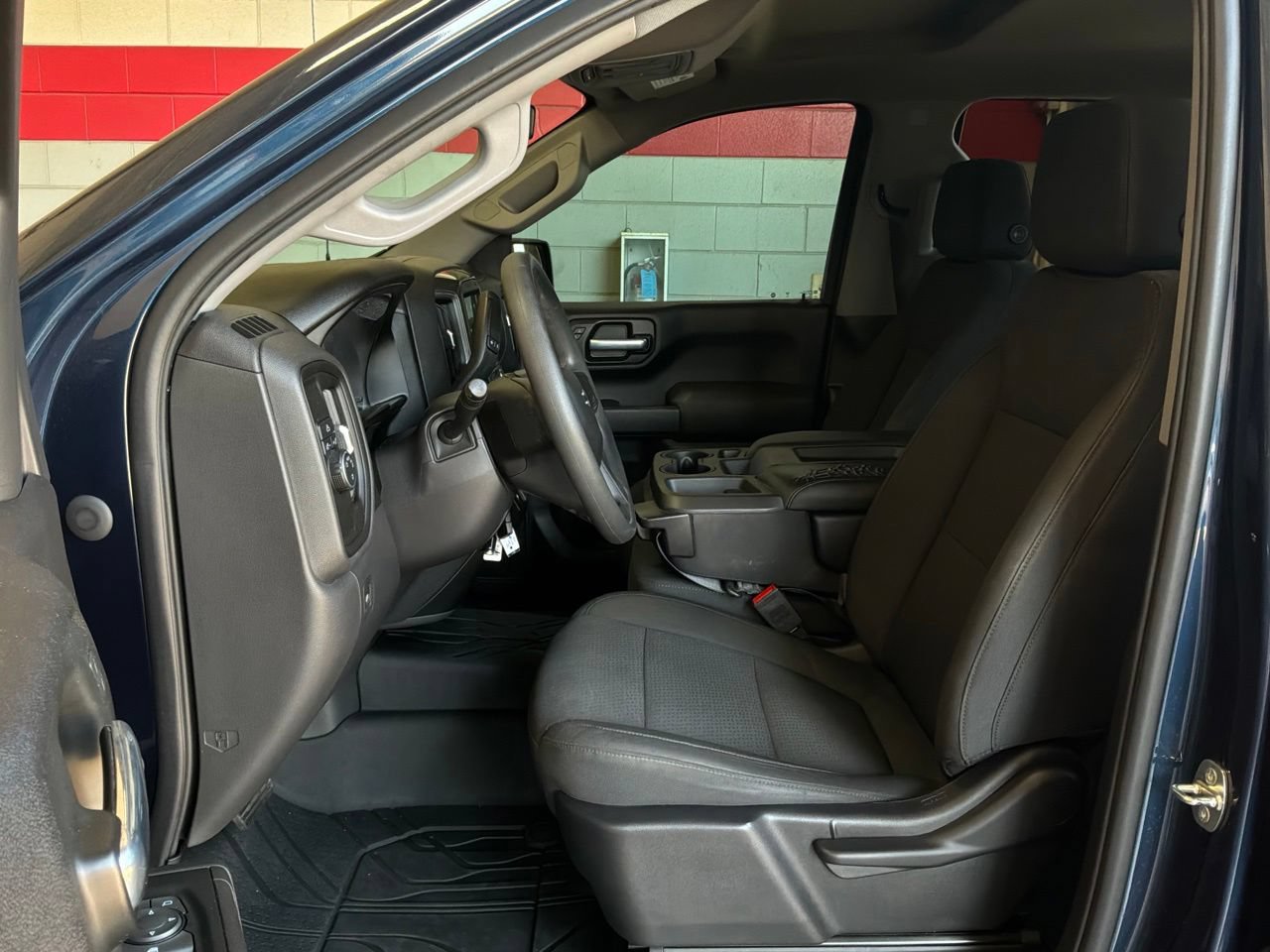 Used 2020 Chevrolet Silverado 1500 Custom w/ Custom Value Package RWD image 10