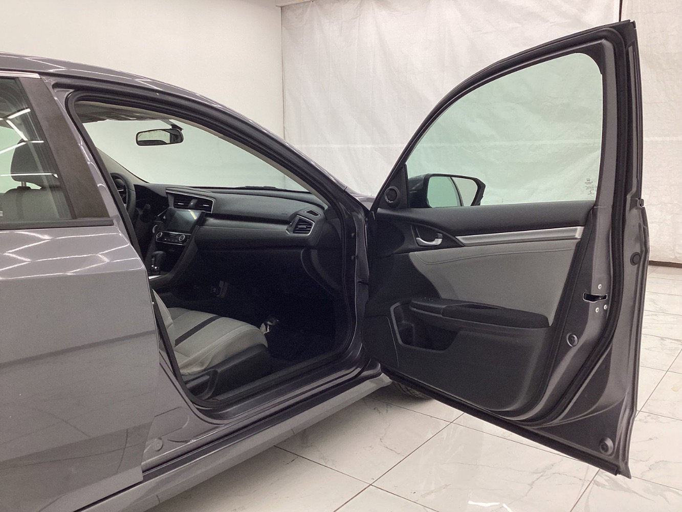 Used 2018 Honda Civic EX image 17