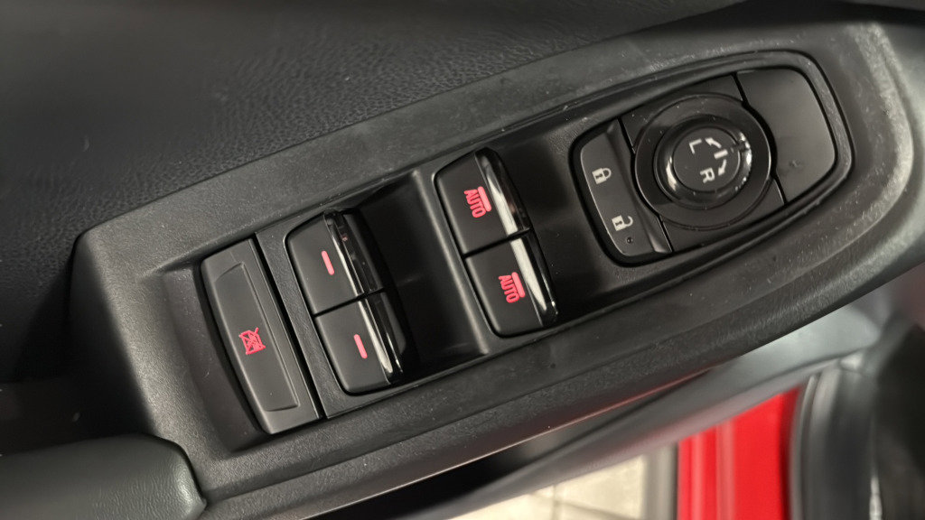 Certified 2025 Subaru Crosstrek 2.0i image 14