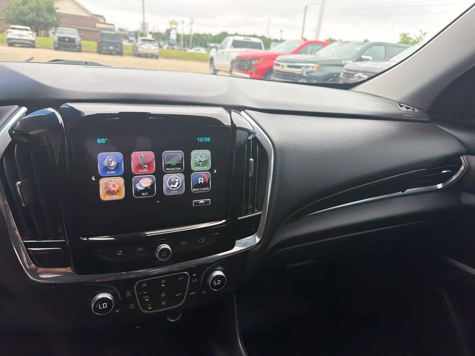 Used 2018 Chevrolet Traverse LT AWD/4WD image 20