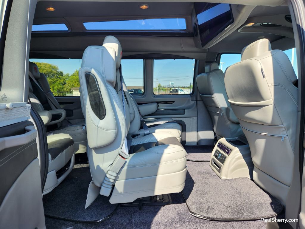 Used 2023 Chevrolet Express 2500 Extended image 46