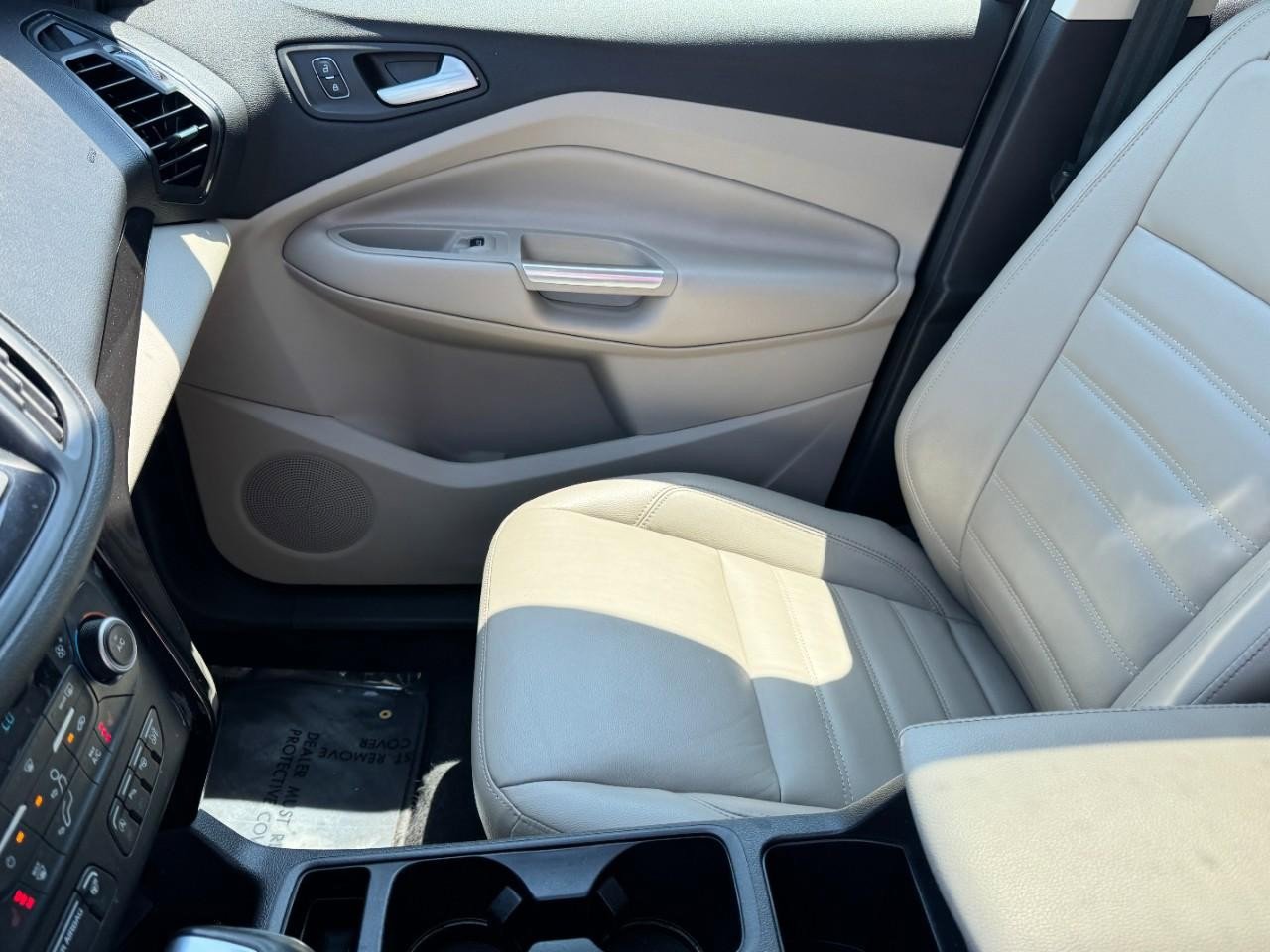 Used 2019 Ford Escape Titanium AWD/4WD image 14