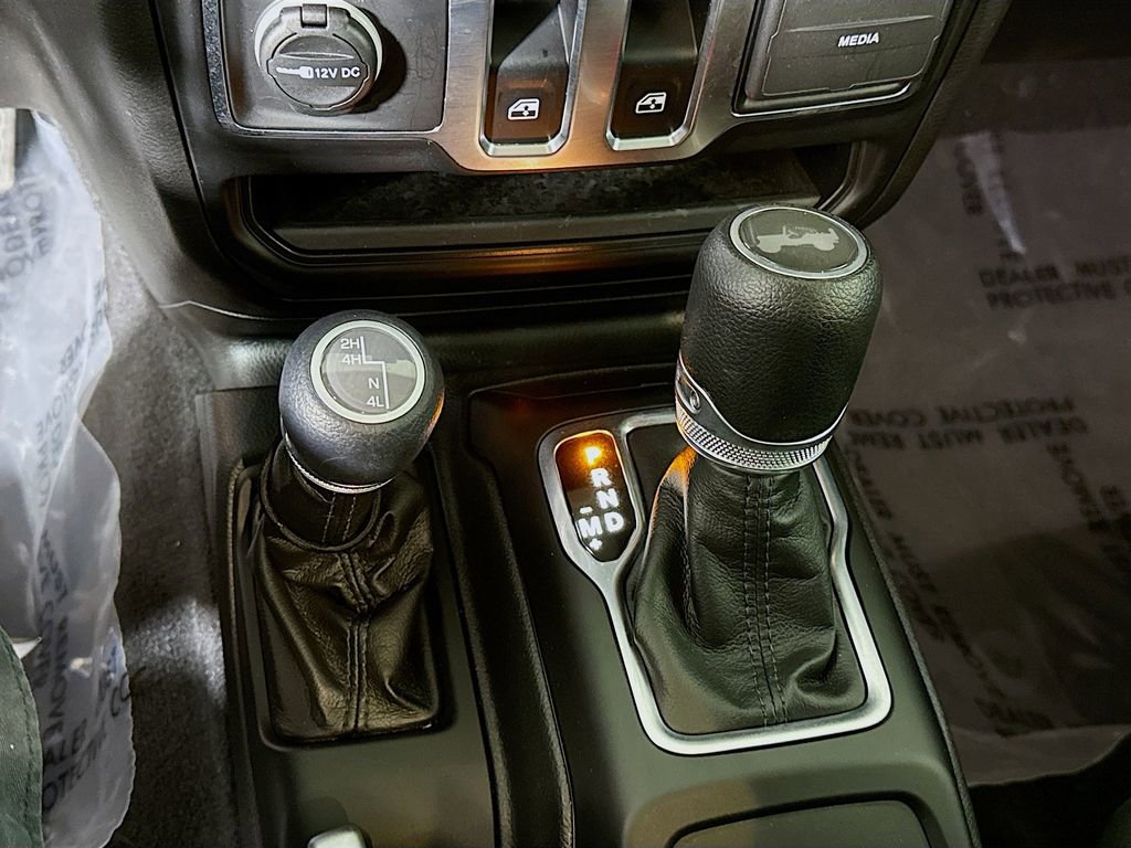 Used 2023 Jeep Wrangler Sport S image 10