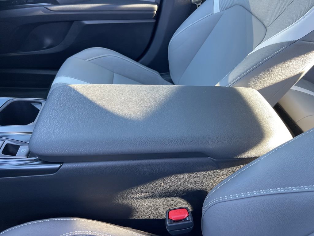 Used 2025 Toyota Camry SE image 14