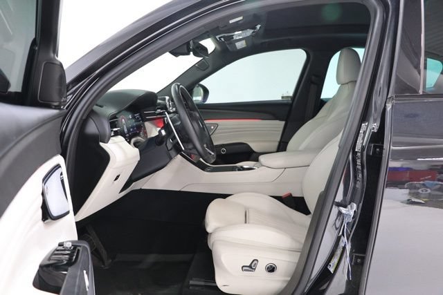 Used 2023 Maserati Grecale Modena AWD/4WD image 16