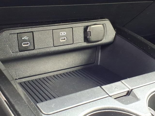 Certified 2025 Toyota Prius LE FWD image 24