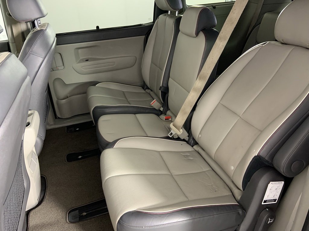 Used 2017 Kia Sedona LX w/ LX Essentials Premium Package image 16