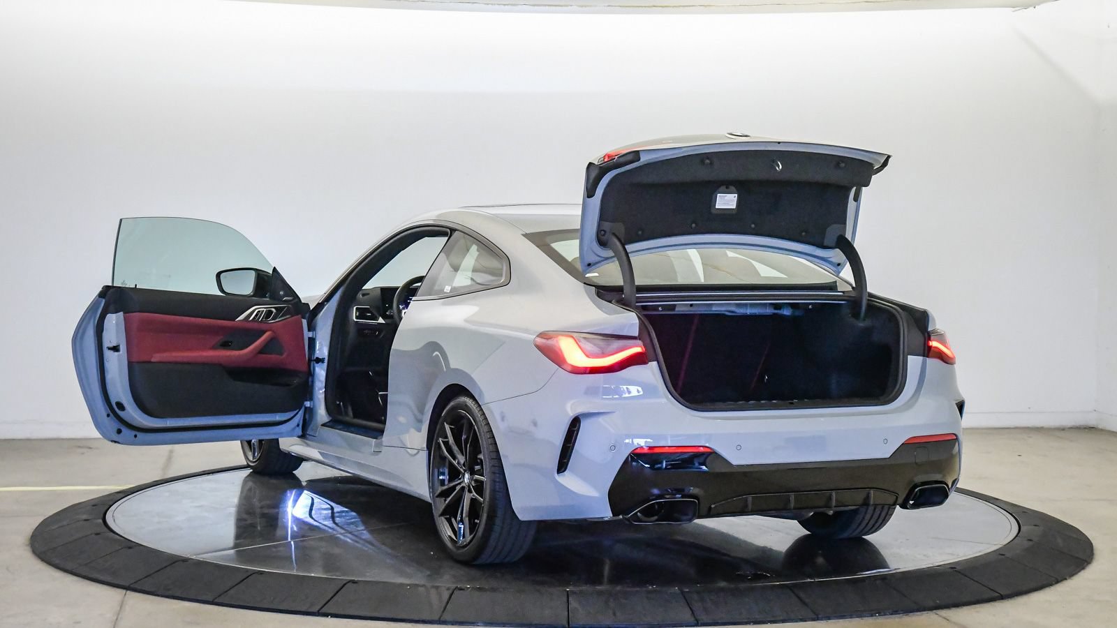 Used 2024 BMW M440i Coupe w/ Premium Package RWD image 30