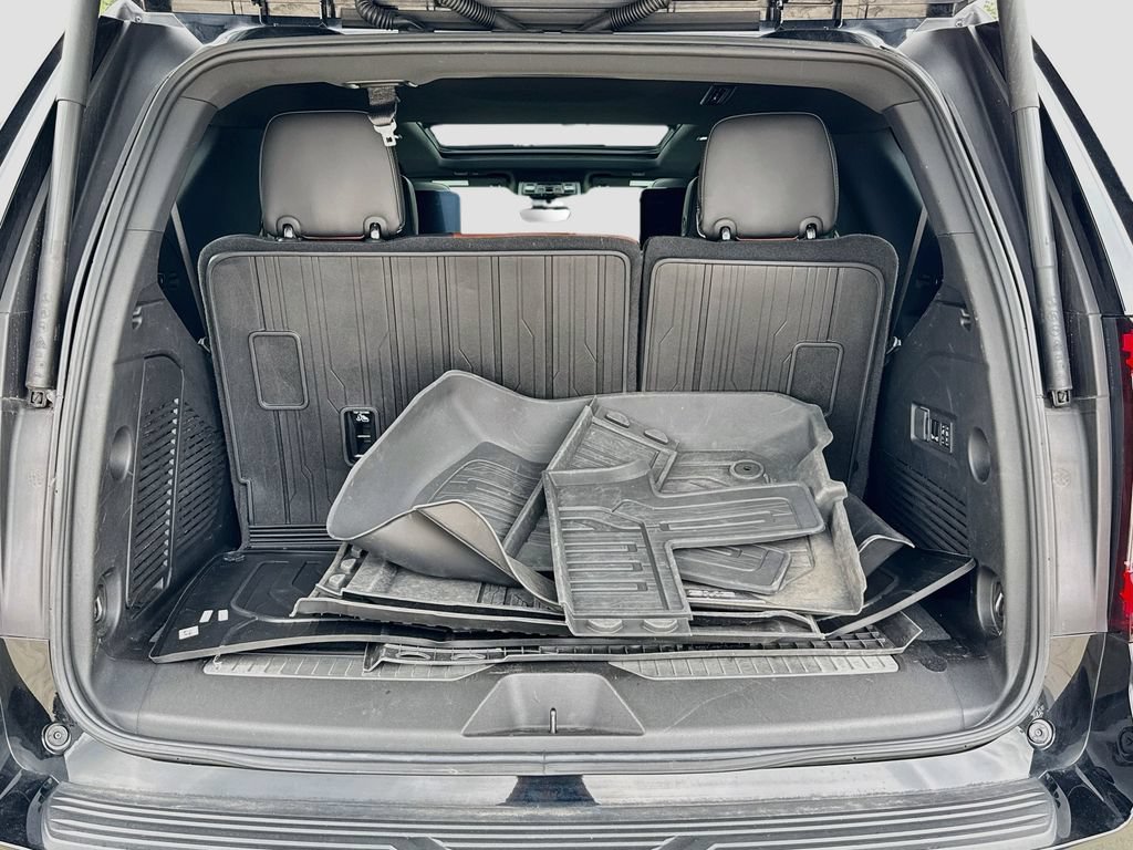 Used 2024 GMC Yukon Denali Ultimate w/ LPO, Floor Liner Package AWD/4WD image 34
