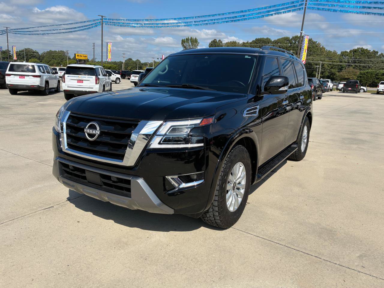 Used 2023 Nissan Armada SV AWD/4WD image 2