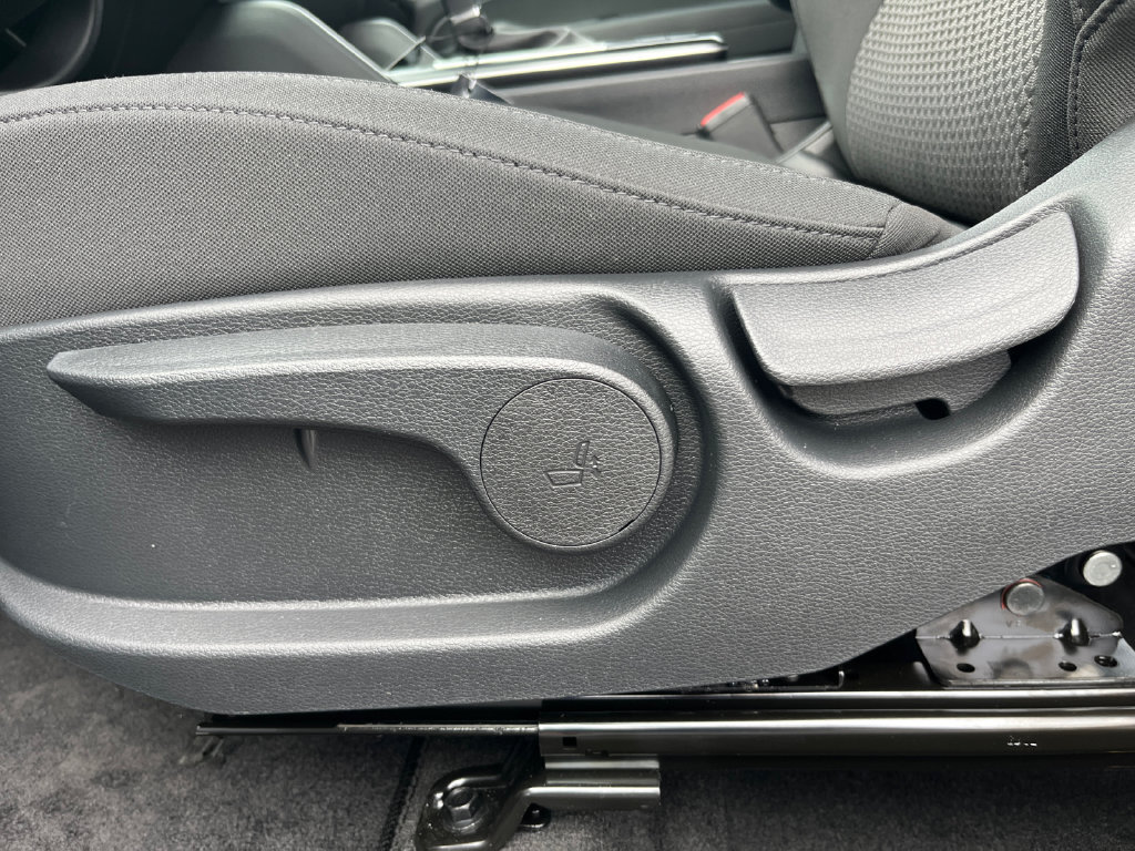 New 2026 Kia Sportage LX FWD image 16
