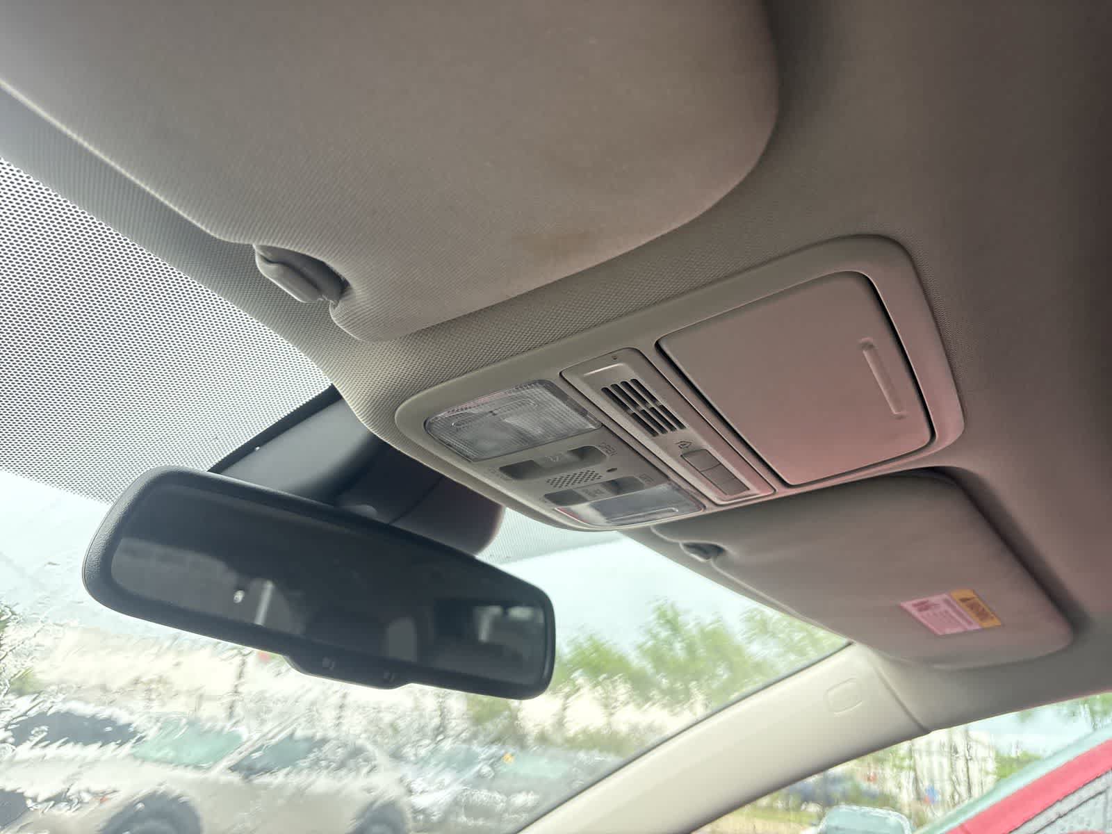 Used 2014 Honda Odyssey Touring Elite image 19