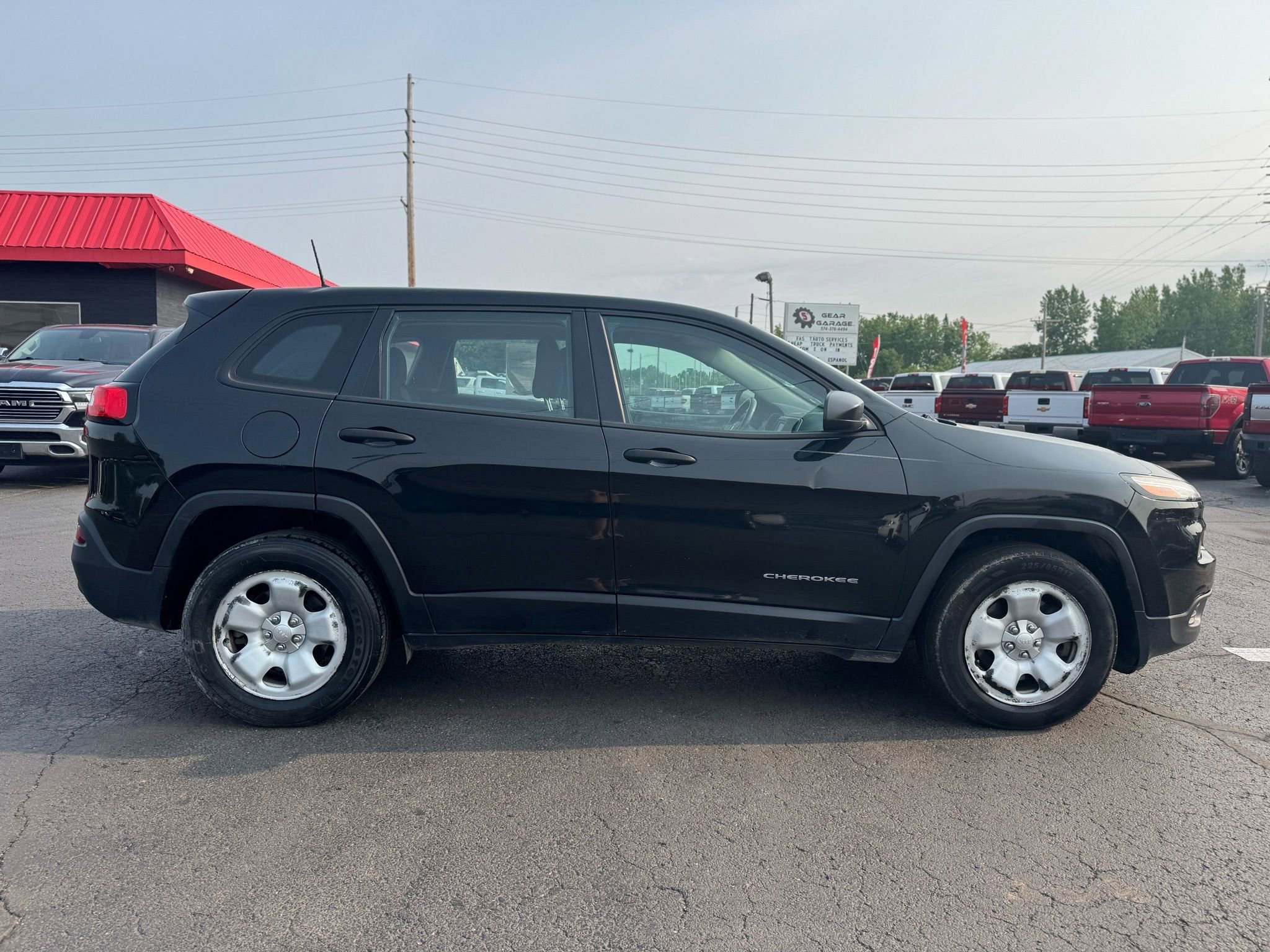Used 2016 Jeep Cherokee Sport w/ Cold Weather Group image 4